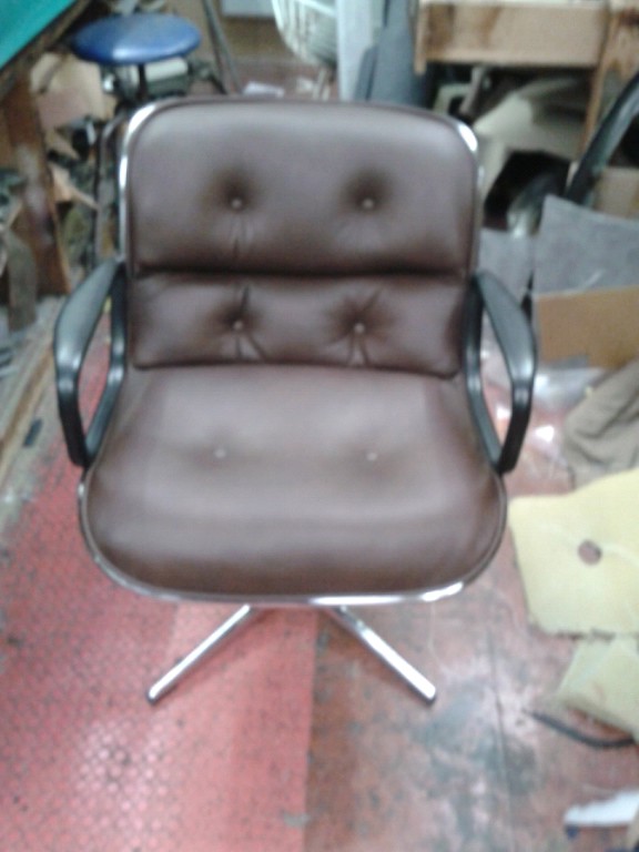 Fauteuil Charles Pollock